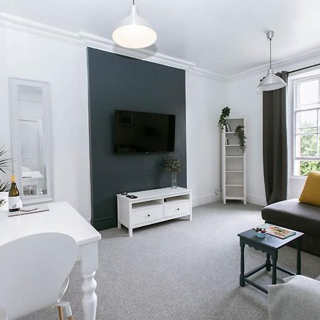 Spacious Apartment, Free Parking, Central Location Near To Uni, Hospital, Town Exeter Exteriör bild