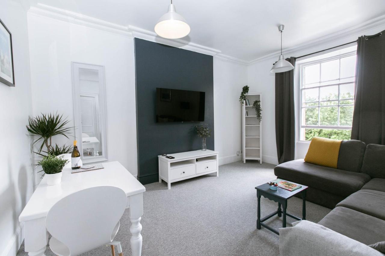 Spacious Apartment, Free Parking, Central Location Near To Uni, Hospital, Town Exeter Exteriör bild