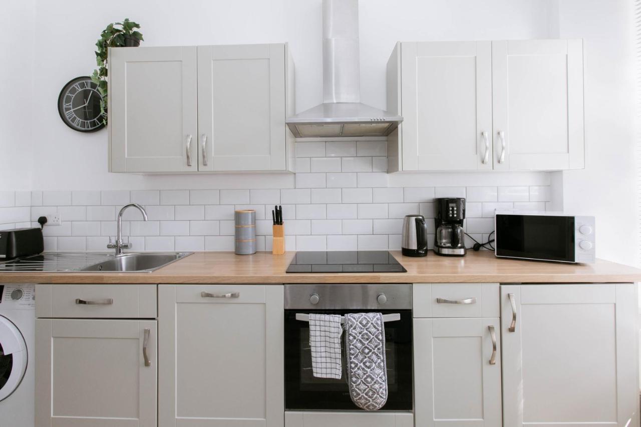 Spacious Apartment, Free Parking, Central Location Near To Uni, Hospital, Town Exeter Exteriör bild