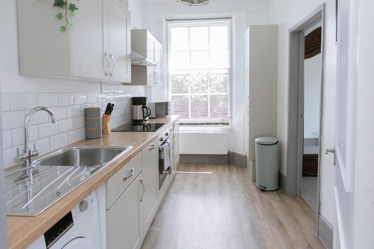 Spacious Apartment, Free Parking, Central Location Near To Uni, Hospital, Town Exeter Exteriör bild